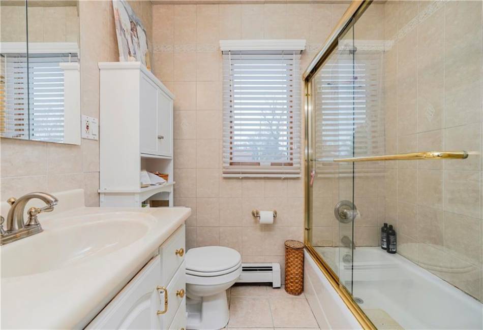 129 Hamden Avenue, Staten Island, New York 10306, 4 Bedrooms Bedrooms, ,2 BathroomsBathrooms,Residential,For Sale,Hamden,490451