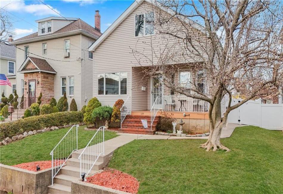 129 Hamden Avenue, Staten Island, New York 10306, 4 Bedrooms Bedrooms, ,2 BathroomsBathrooms,Residential,For Sale,Hamden,490451