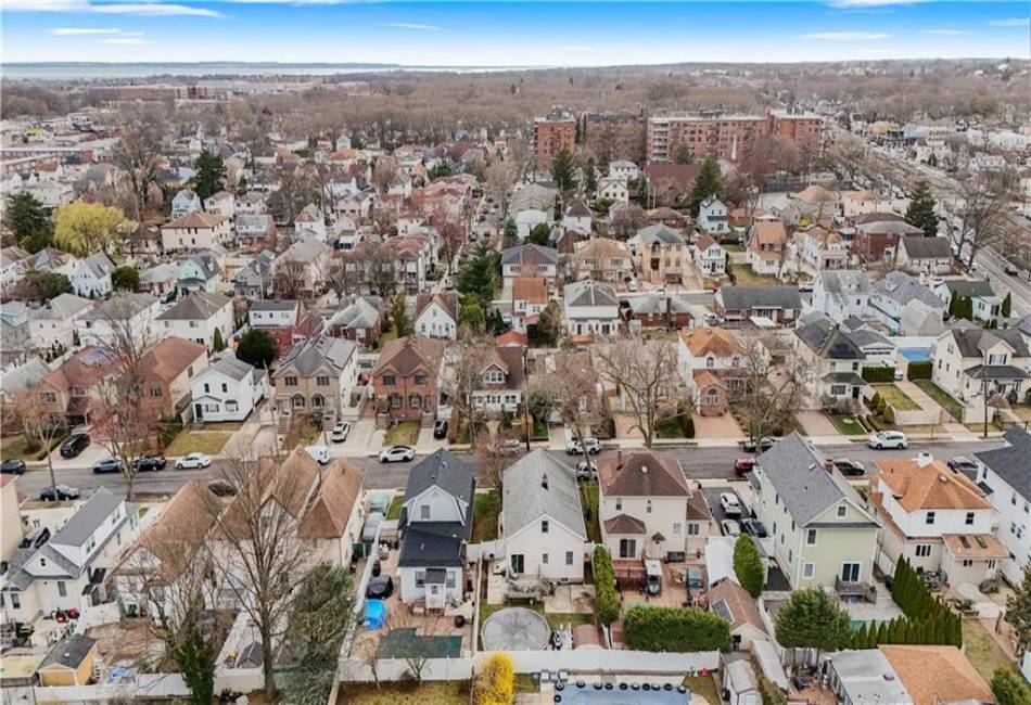 129 Hamden Avenue, Staten Island, New York 10306, 4 Bedrooms Bedrooms, ,2 BathroomsBathrooms,Residential,For Sale,Hamden,490451