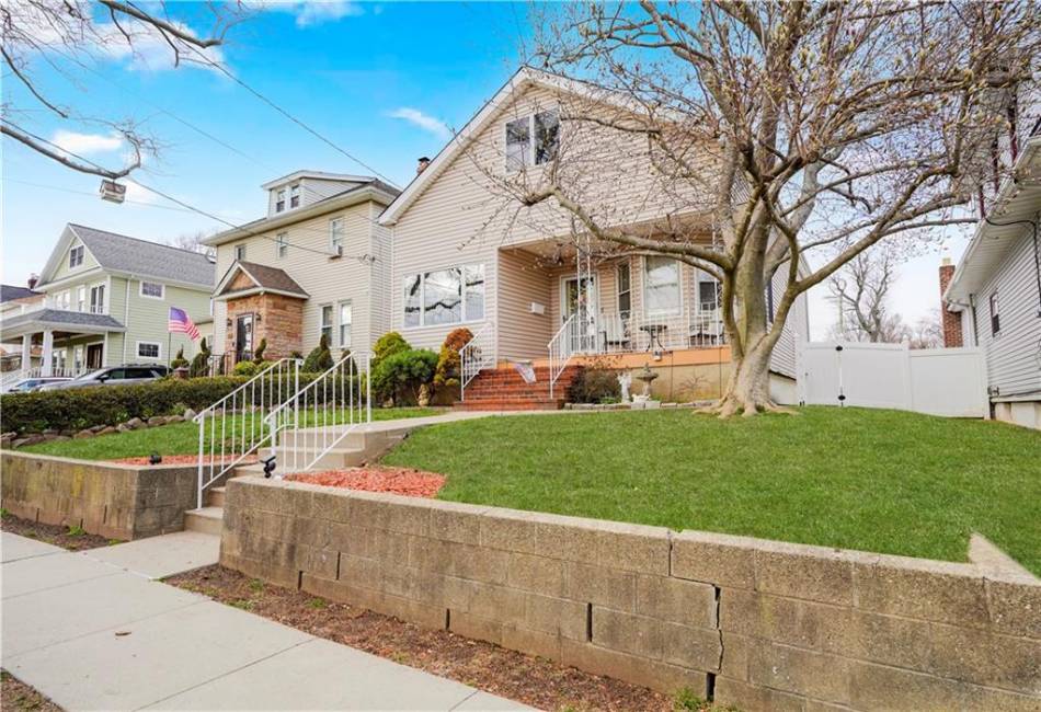 129 Hamden Avenue, Staten Island, New York 10306, 4 Bedrooms Bedrooms, ,2 BathroomsBathrooms,Residential,For Sale,Hamden,490451