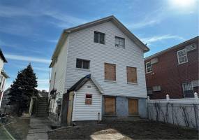 90 Jackie Robinson Parkway, Brooklyn, New York 11208, 3 Bedrooms Bedrooms, ,3 BathroomsBathrooms,Residential,For Sale,Jackie Robinson,489975