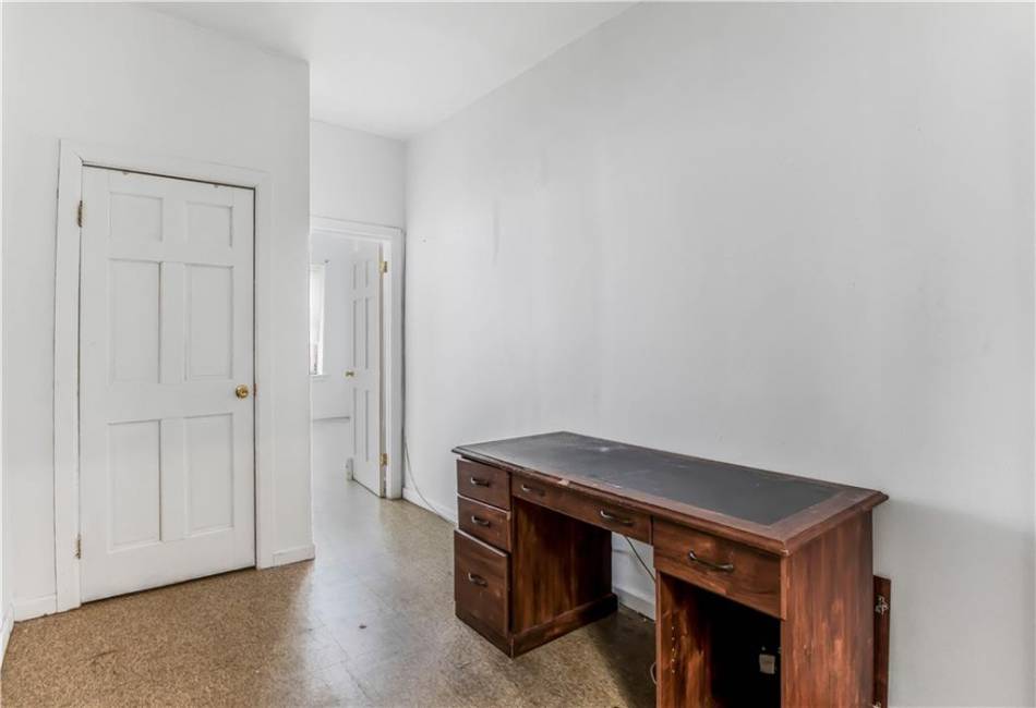 33 Furman Avenue, Brooklyn, New York 11208, 12 Bedrooms Bedrooms, ,6 BathroomsBathrooms,Residential,For Sale,Furman,490363