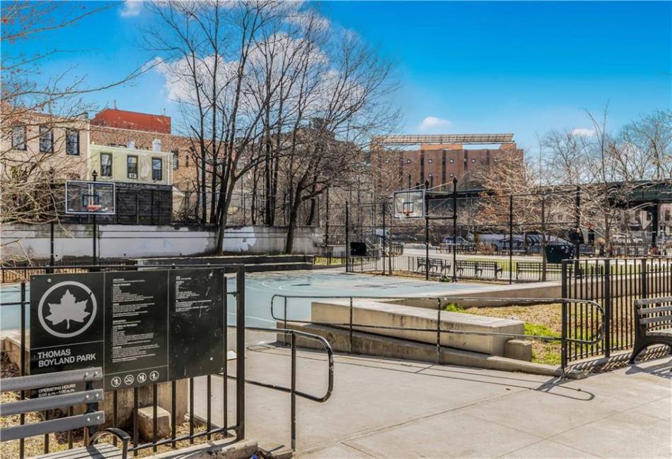 33 Furman Avenue, Brooklyn, New York 11208, 12 Bedrooms Bedrooms, ,6 BathroomsBathrooms,Residential,For Sale,Furman,490363