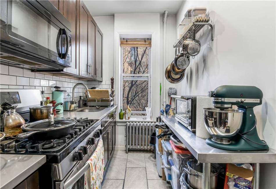 33 Furman Avenue, Brooklyn, New York 11208, 12 Bedrooms Bedrooms, ,6 BathroomsBathrooms,Residential,For Sale,Furman,490363