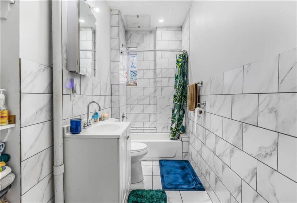 33 Furman Avenue, Brooklyn, New York 11208, 12 Bedrooms Bedrooms, ,6 BathroomsBathrooms,Residential,For Sale,Furman,490363