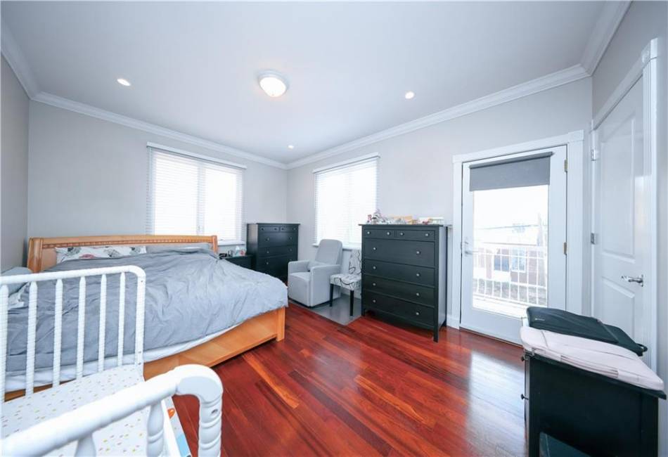 2679 24th Street, Brooklyn, New York 11235, 3 Bedrooms Bedrooms, ,2 BathroomsBathrooms,Residential,For Sale,24th,490434