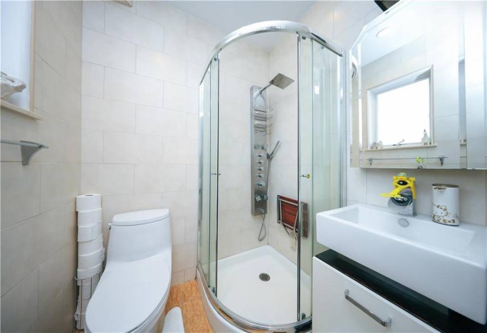 2679 24th Street, Brooklyn, New York 11235, 3 Bedrooms Bedrooms, ,2 BathroomsBathrooms,Residential,For Sale,24th,490434