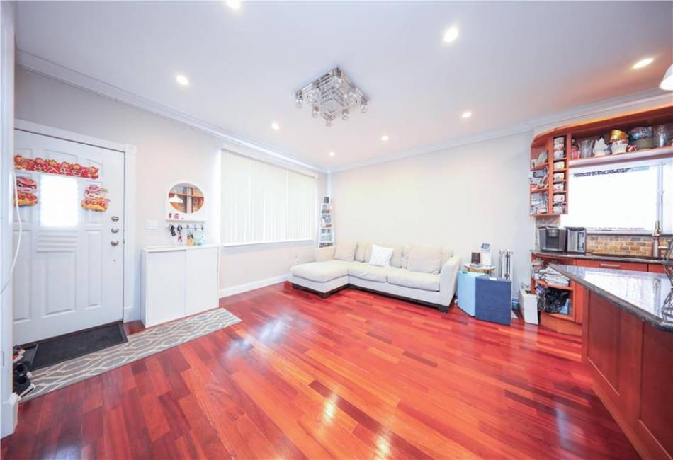 2679 24th Street, Brooklyn, New York 11235, 3 Bedrooms Bedrooms, ,2 BathroomsBathrooms,Residential,For Sale,24th,490434