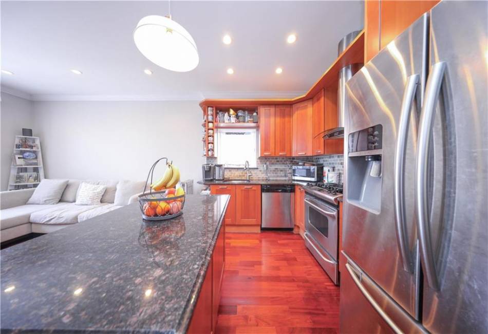 2679 24th Street, Brooklyn, New York 11235, 3 Bedrooms Bedrooms, ,2 BathroomsBathrooms,Residential,For Sale,24th,490434
