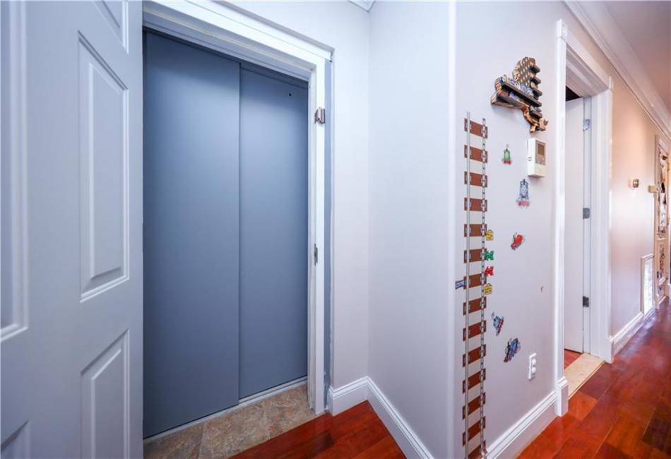 2679 24th Street, Brooklyn, New York 11235, 3 Bedrooms Bedrooms, ,2 BathroomsBathrooms,Residential,For Sale,24th,490434