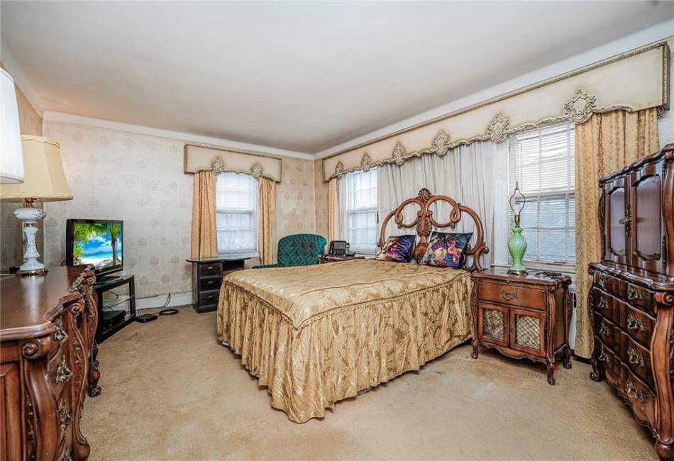 8044 Narrows Avenue, Brooklyn, New York 11209, 5 Bedrooms Bedrooms, ,5 BathroomsBathrooms,Residential,For Sale,Narrows,490440