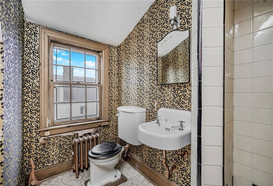 8044 Narrows Avenue, Brooklyn, New York 11209, 5 Bedrooms Bedrooms, ,5 BathroomsBathrooms,Residential,For Sale,Narrows,490440