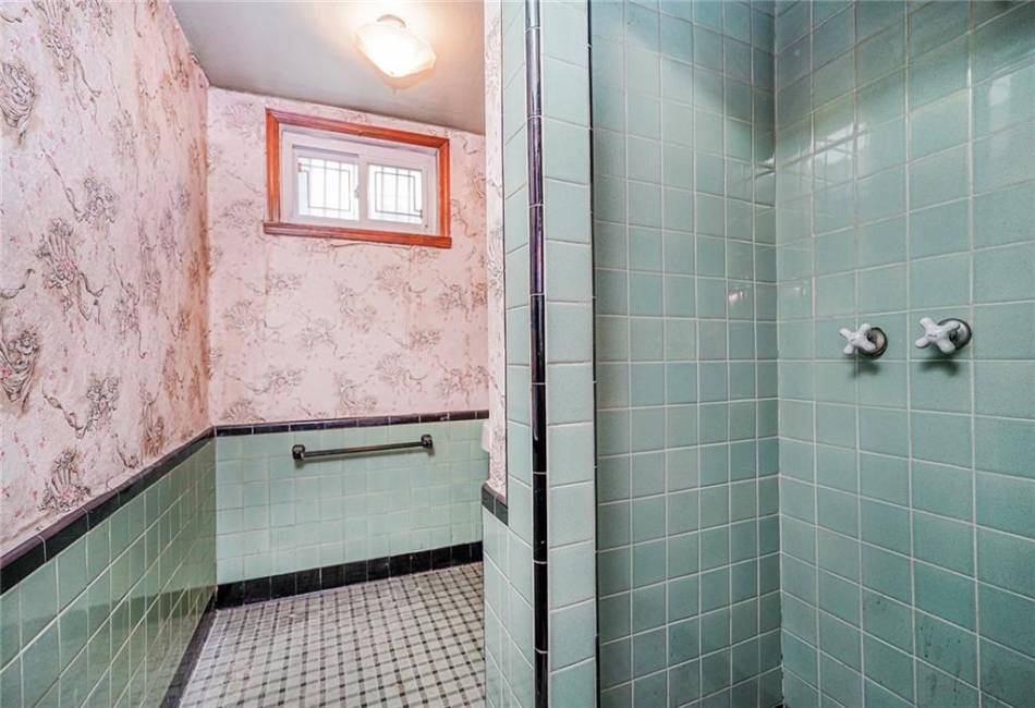 8044 Narrows Avenue, Brooklyn, New York 11209, 5 Bedrooms Bedrooms, ,5 BathroomsBathrooms,Residential,For Sale,Narrows,490440