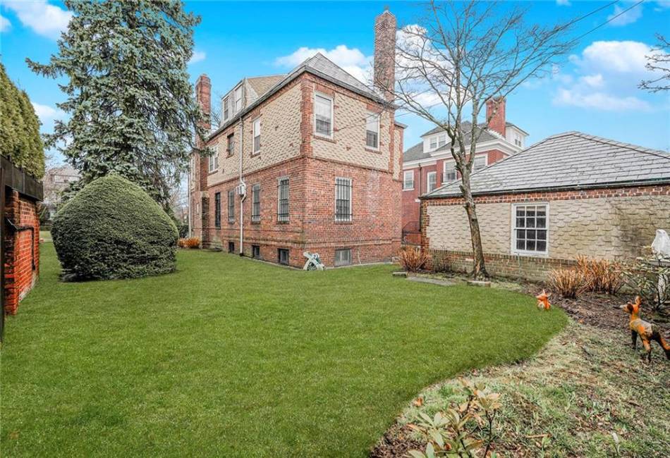 8044 Narrows Avenue, Brooklyn, New York 11209, 5 Bedrooms Bedrooms, ,5 BathroomsBathrooms,Residential,For Sale,Narrows,490440