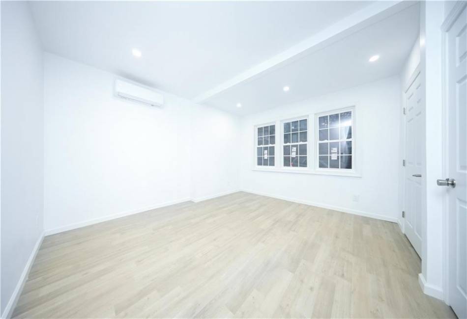 14 Prospect Avenue, Staten Island, New York 10301, 4 Bedrooms Bedrooms, ,2 BathroomsBathrooms,Residential,For Sale,Prospect,490445