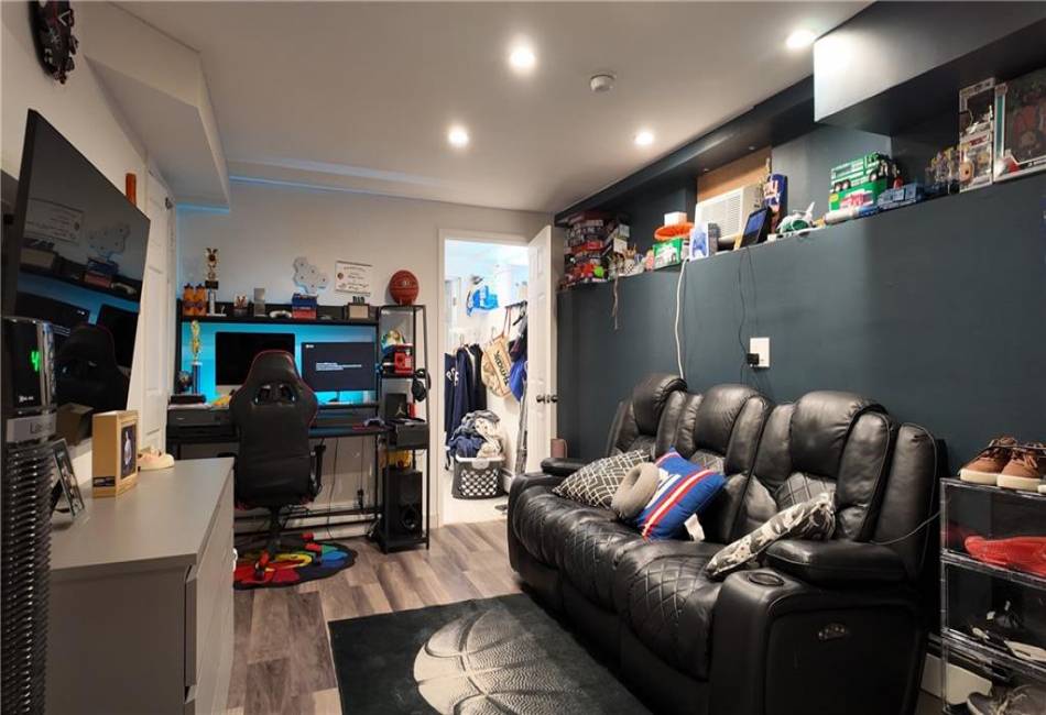 25 Palisade Street, Staten Island, New York 10305, 3 Bedrooms Bedrooms, ,3 BathroomsBathrooms,Residential,For Sale,Palisade,490448