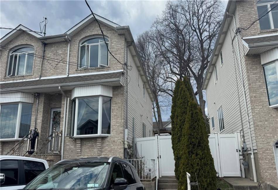 25 Palisade Street, Staten Island, New York 10305, 3 Bedrooms Bedrooms, ,3 BathroomsBathrooms,Residential,For Sale,Palisade,490448