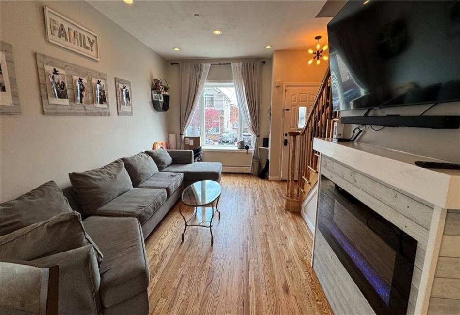 25 Palisade Street, Staten Island, New York 10305, 3 Bedrooms Bedrooms, ,3 BathroomsBathrooms,Residential,For Sale,Palisade,490448