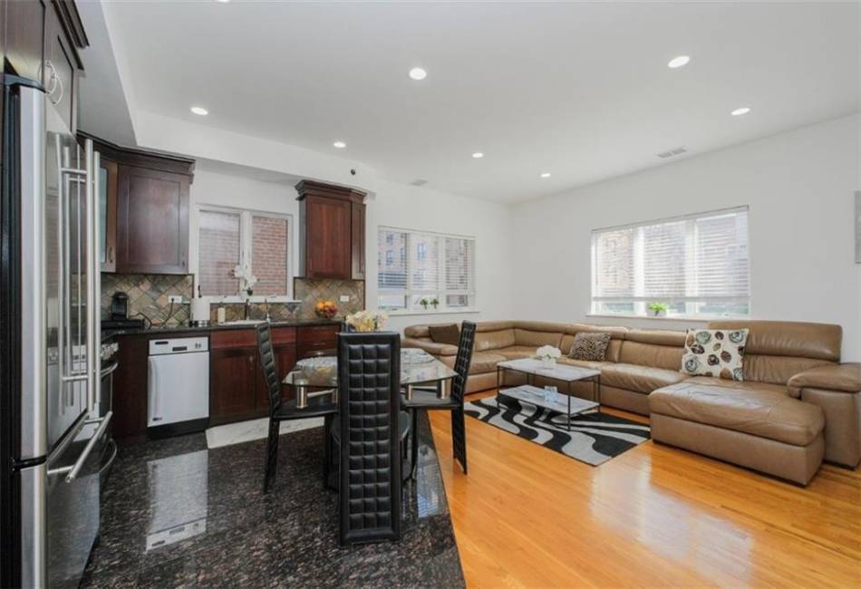 2841 Ford Street, Brooklyn, New York 11235, 3 Bedrooms Bedrooms, ,2 BathroomsBathrooms,Residential,For Sale,Ford,490468
