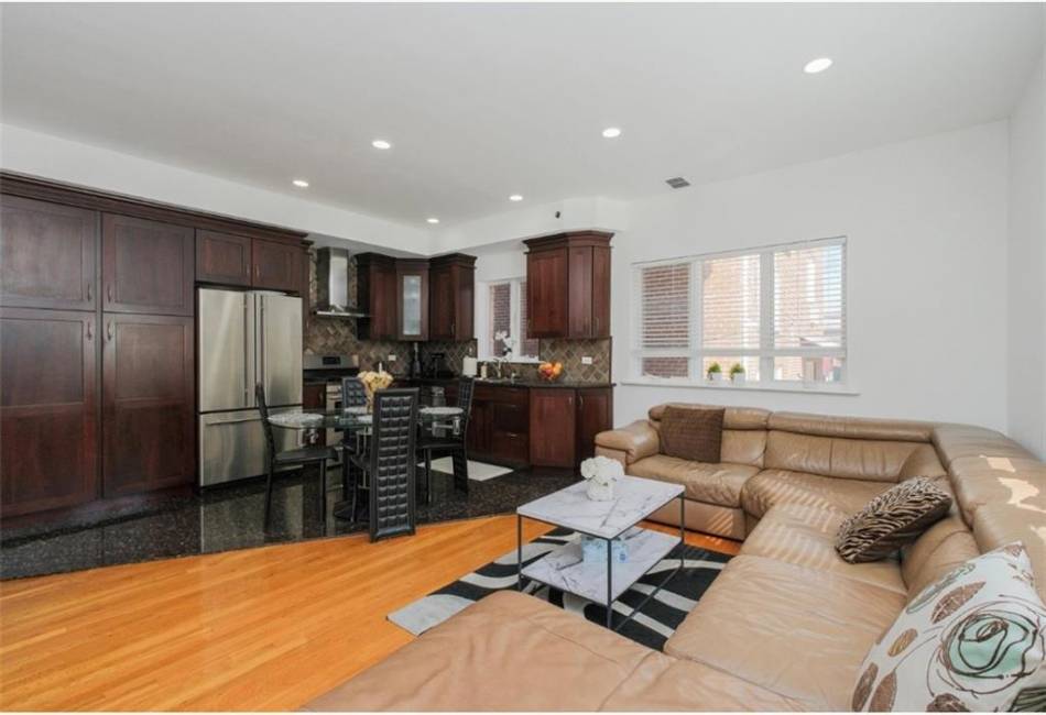 2841 Ford Street, Brooklyn, New York 11235, 3 Bedrooms Bedrooms, ,2 BathroomsBathrooms,Residential,For Sale,Ford,490468