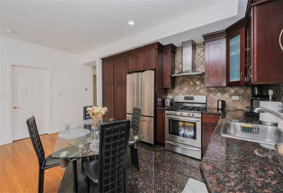 2841 Ford Street, Brooklyn, New York 11235, 3 Bedrooms Bedrooms, ,2 BathroomsBathrooms,Residential,For Sale,Ford,490468
