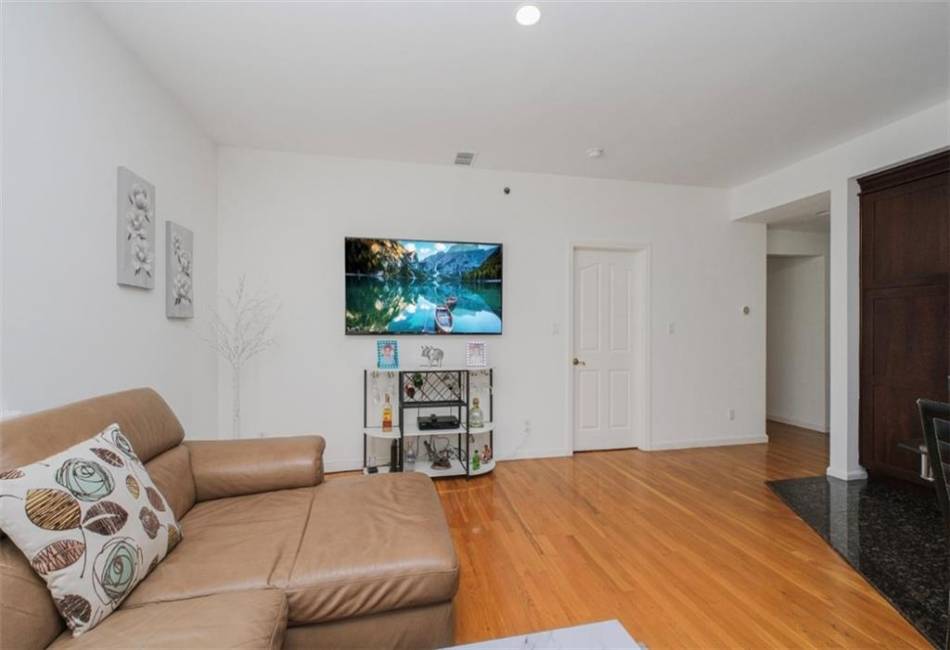 2841 Ford Street, Brooklyn, New York 11235, 3 Bedrooms Bedrooms, ,2 BathroomsBathrooms,Residential,For Sale,Ford,490468