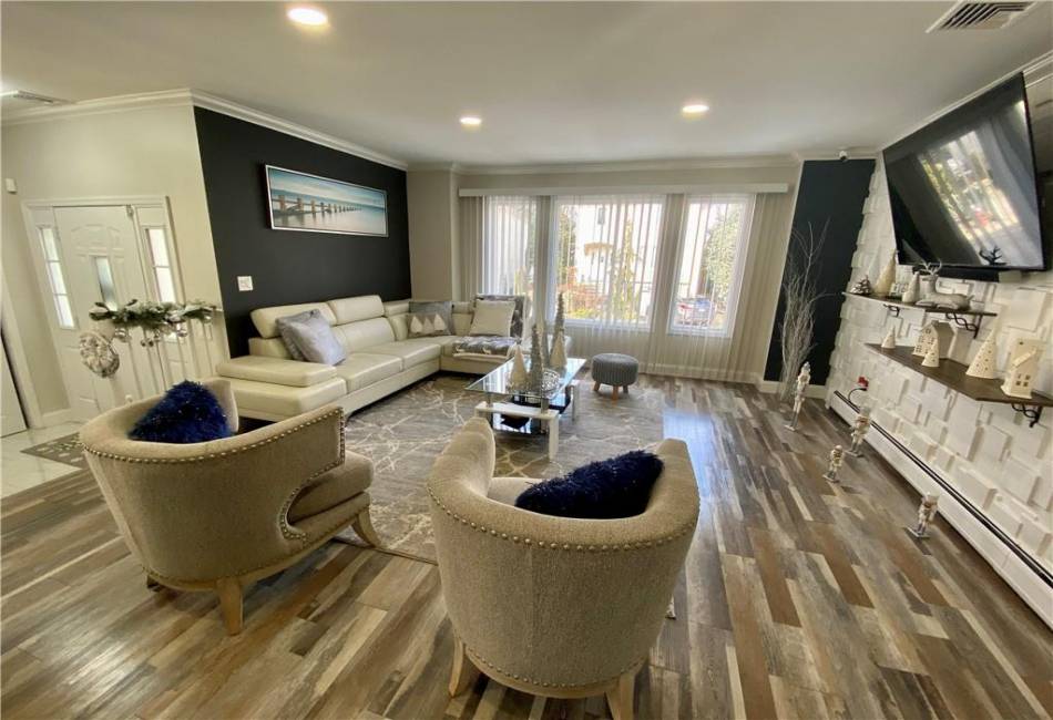 43 Lerer Lane, Staten Island, New York 10307, 4 Bedrooms Bedrooms, ,4 BathroomsBathrooms,Residential,For Sale,Lerer,488944