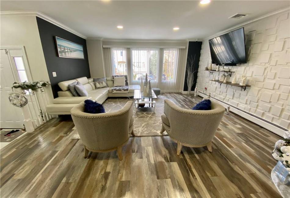 43 Lerer Lane, Staten Island, New York 10307, 4 Bedrooms Bedrooms, ,4 BathroomsBathrooms,Residential,For Sale,Lerer,488944