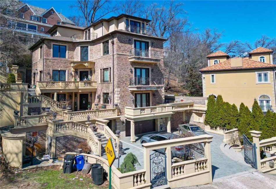 60 Lyman Place, Staten Island, New York 10304, 8 Bedrooms Bedrooms, ,6 BathroomsBathrooms,Residential,For Sale,Lyman,490385