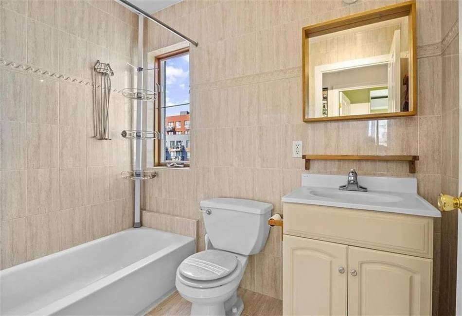 2934 Brighton 4th Street, Brooklyn, New York 11235, 2 Bedrooms Bedrooms, ,2 BathroomsBathrooms,Residential,For Sale,Brighton 4th,490437