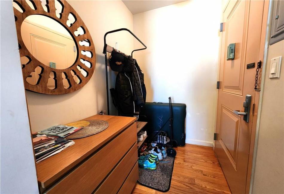 129 End Avenue, Brooklyn, New York 11235, 1 Bedroom Bedrooms, ,1 BathroomBathrooms,Residential,For Sale,End,490479