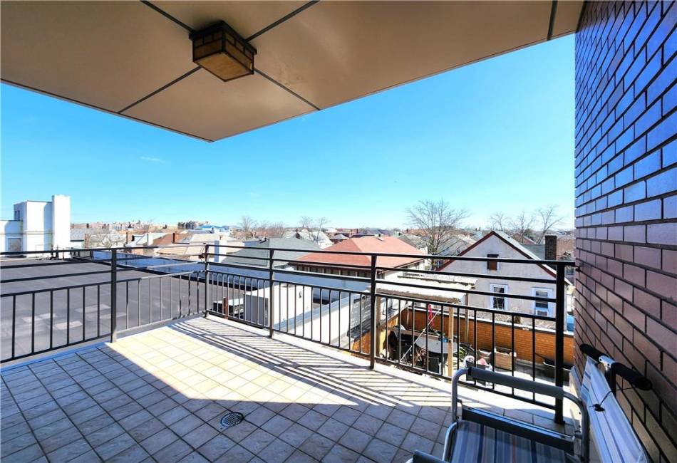 129 End Avenue, Brooklyn, New York 11235, 1 Bedroom Bedrooms, ,1 BathroomBathrooms,Residential,For Sale,End,490479