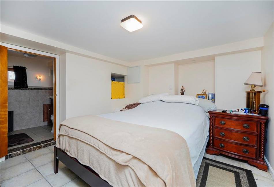 124 Hett Street, Staten Island, New York 10306, 1 Bedroom Bedrooms, ,2 BathroomsBathrooms,Residential,For Sale,Hett,490481