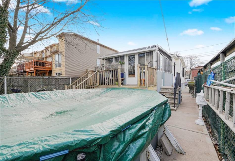 124 Hett Street, Staten Island, New York 10306, 1 Bedroom Bedrooms, ,2 BathroomsBathrooms,Residential,For Sale,Hett,490481
