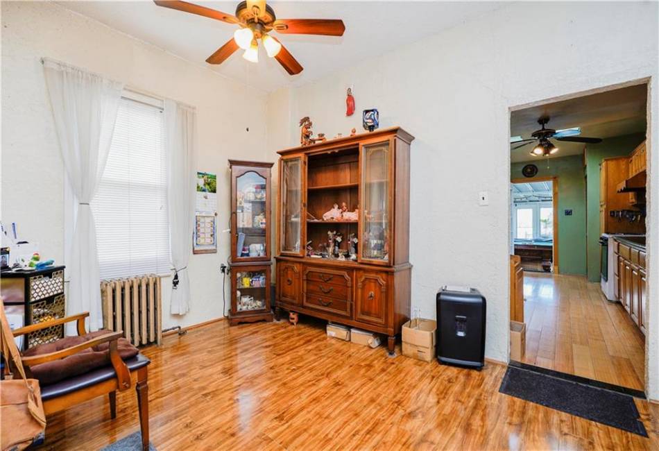 124 Hett Street, Staten Island, New York 10306, 1 Bedroom Bedrooms, ,2 BathroomsBathrooms,Residential,For Sale,Hett,490481