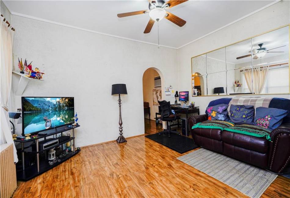 124 Hett Street, Staten Island, New York 10306, 1 Bedroom Bedrooms, ,2 BathroomsBathrooms,Residential,For Sale,Hett,490481