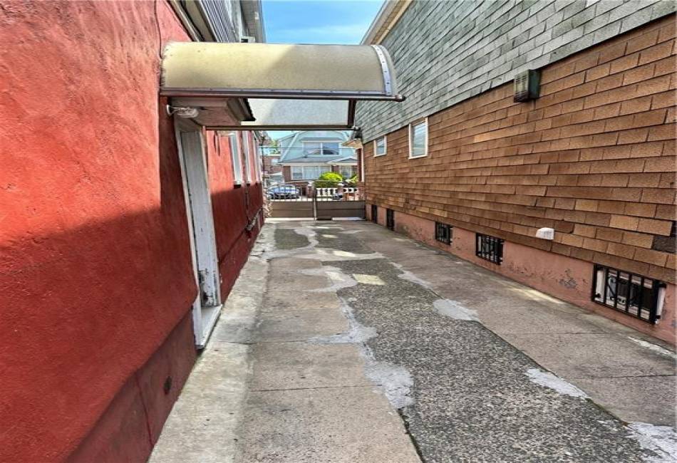 956 48th Street, Brooklyn, New York 11203, 4 Bedrooms Bedrooms, ,1.75 BathroomsBathrooms,Residential,For Sale,48th,490488