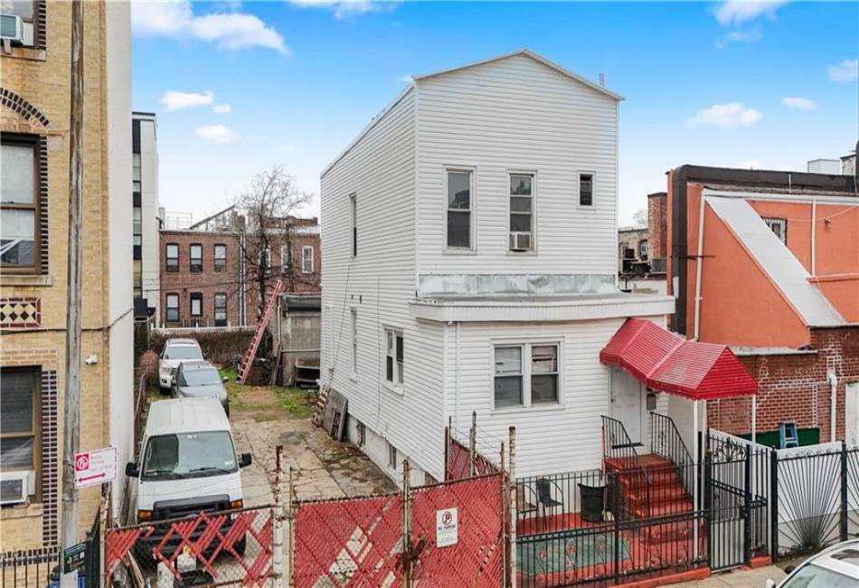 14 32nd Street, Brooklyn, New York 11226, 3 Bedrooms Bedrooms, ,1 BathroomBathrooms,Residential,For Sale,32nd,490526