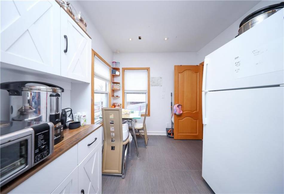 2810 Avenue R, Brooklyn, New York 11229, 5 Bedrooms Bedrooms, ,Residential,For Sale,Avenue R,490383
