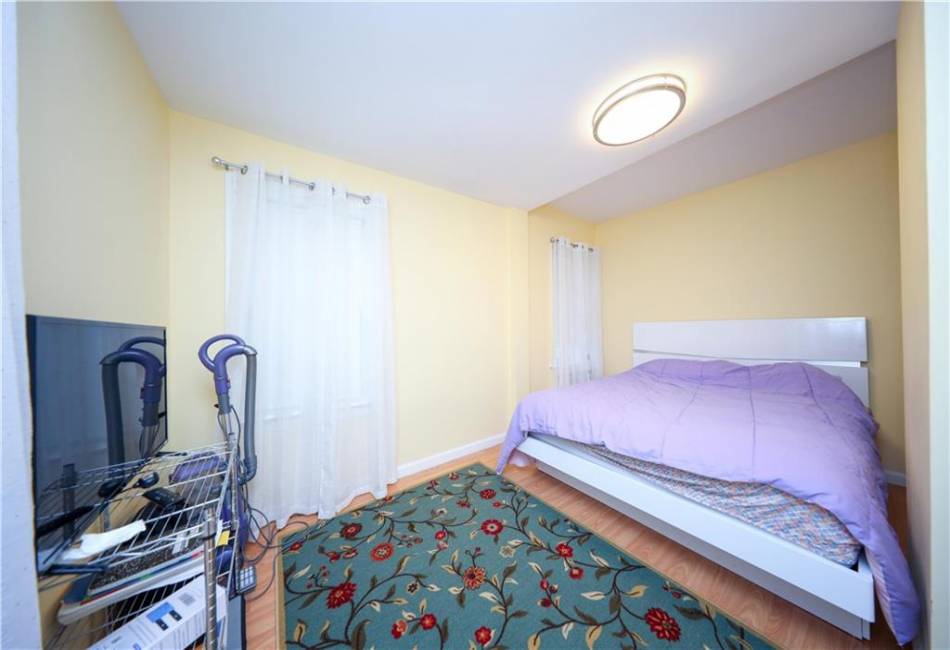 2810 Avenue R, Brooklyn, New York 11229, 5 Bedrooms Bedrooms, ,Residential,For Sale,Avenue R,490383