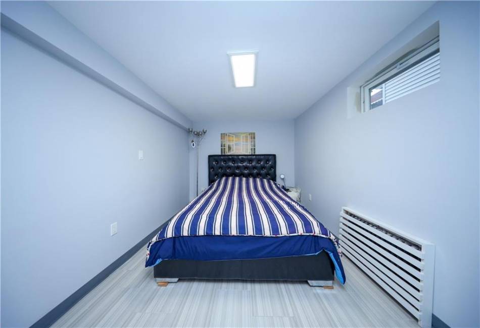 2810 Avenue R, Brooklyn, New York 11229, 5 Bedrooms Bedrooms, ,Residential,For Sale,Avenue R,490383