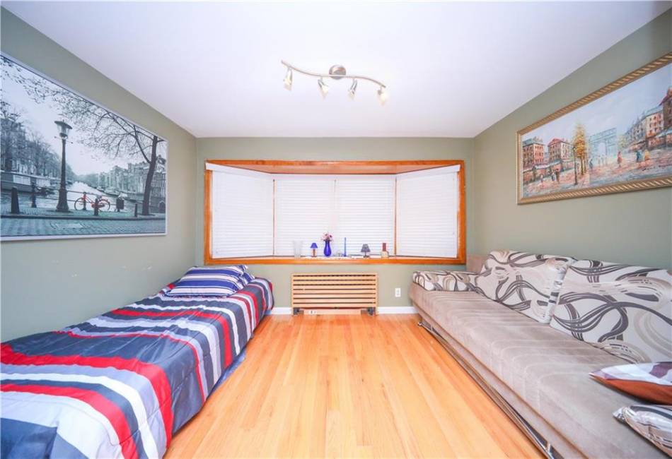 2810 Avenue R, Brooklyn, New York 11229, 5 Bedrooms Bedrooms, ,Residential,For Sale,Avenue R,490383
