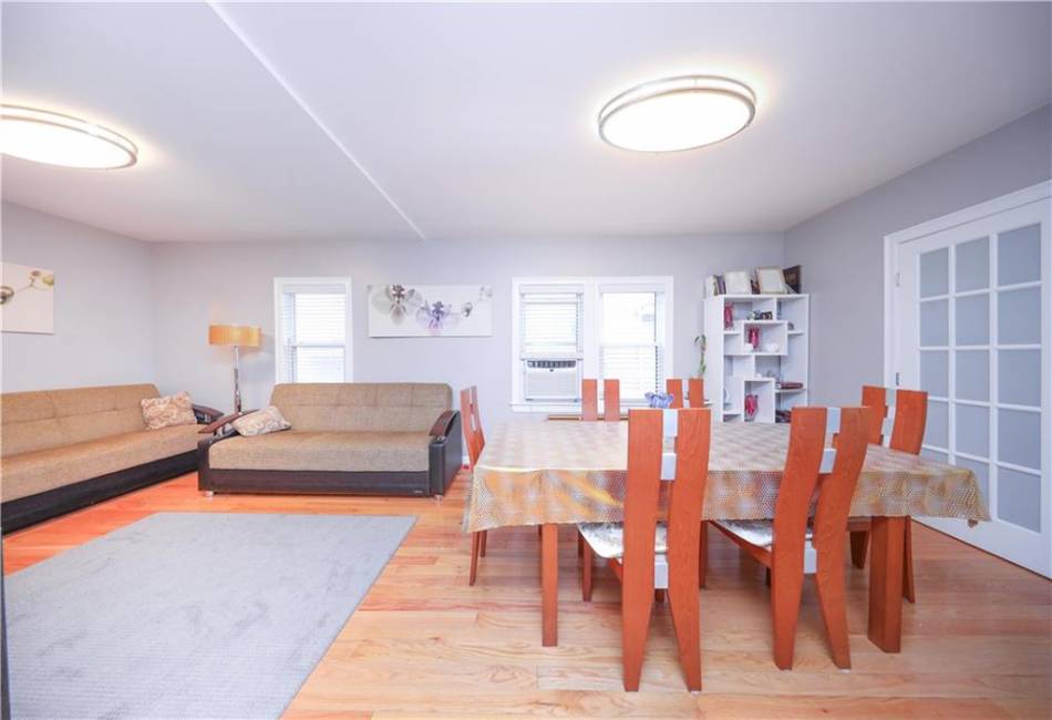 2810 Avenue R, Brooklyn, New York 11229, 5 Bedrooms Bedrooms, ,Residential,For Sale,Avenue R,490383