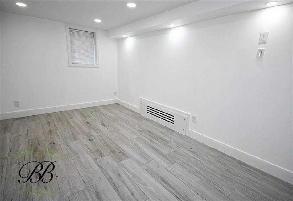 2070 Pearson Street, Brooklyn, New York 11234, 7 Bedrooms Bedrooms, ,5 BathroomsBathrooms,Residential,For Sale,Pearson,490446