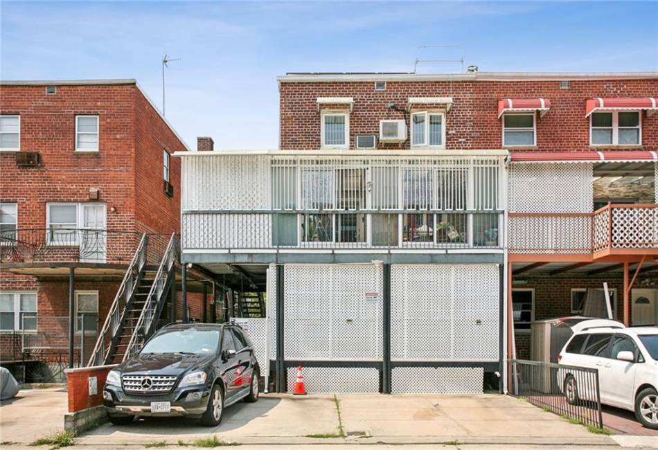 2647 Brown Street, Brooklyn, New York 11235, 5 Bedrooms Bedrooms, ,Residential,For Sale,Brown,490535