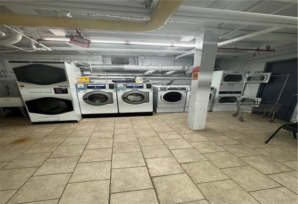150 West End Avenue, Brooklyn, New York 11235, 2 Bedrooms Bedrooms, ,1 BathroomBathrooms,Residential,For Sale,West End,490538
