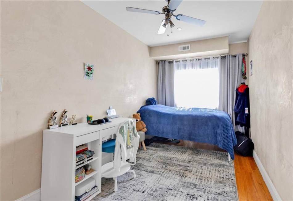 2750 28th Street, Brooklyn, New York 11235, 3 Bedrooms Bedrooms, ,3 BathroomsBathrooms,Residential,For Sale,28th,490492