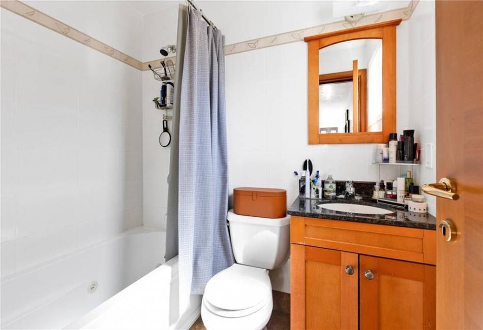 2750 28th Street, Brooklyn, New York 11235, 3 Bedrooms Bedrooms, ,3 BathroomsBathrooms,Residential,For Sale,28th,490492
