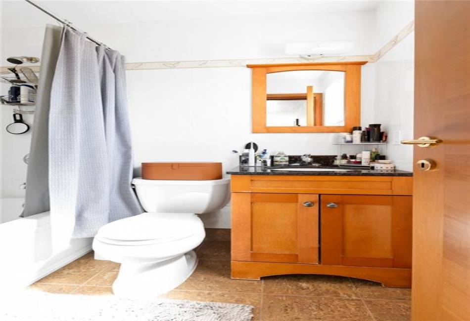 2750 28th Street, Brooklyn, New York 11235, 3 Bedrooms Bedrooms, ,3 BathroomsBathrooms,Residential,For Sale,28th,490492