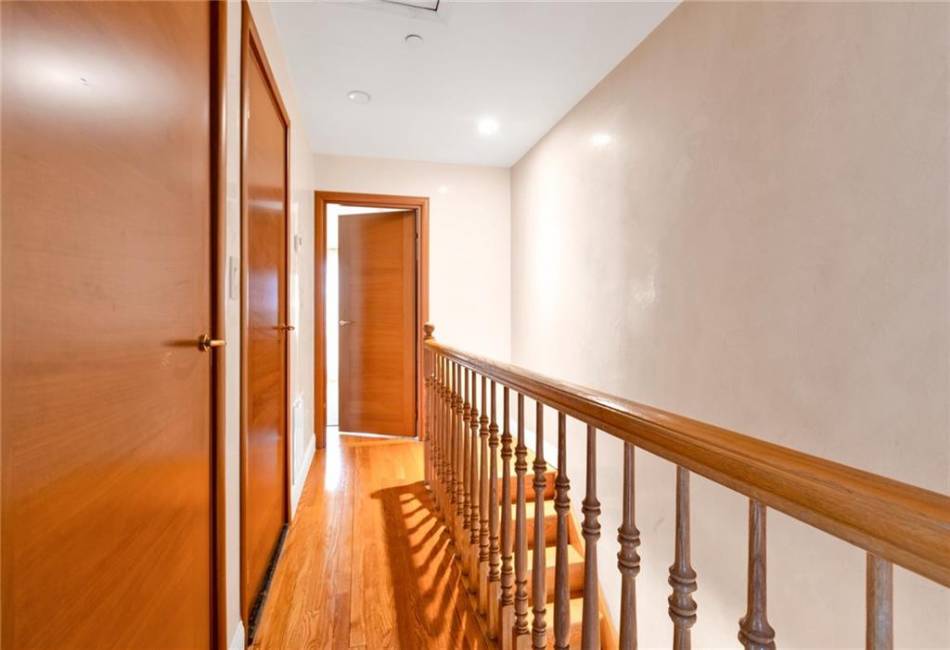 2750 28th Street, Brooklyn, New York 11235, 3 Bedrooms Bedrooms, ,3 BathroomsBathrooms,Residential,For Sale,28th,490492